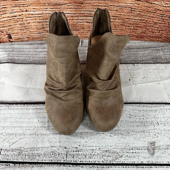 Report Taupe Wedge Ankle Boots - Picture 4 of 8